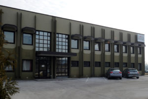 Moving to a larger factory with 1.250 m<sup>2</sup> and 11 employees, starting business for the automotive industry.